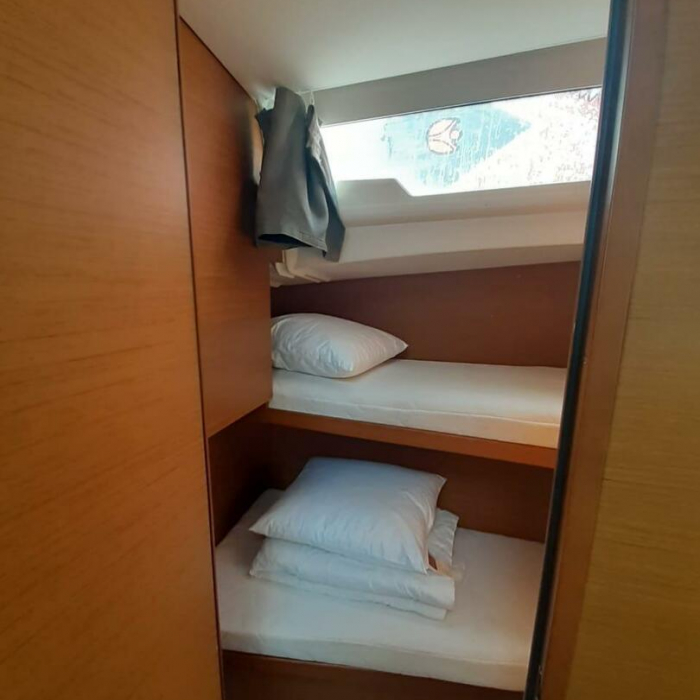 White Pearl | Sun Odyssey 490 photo 23