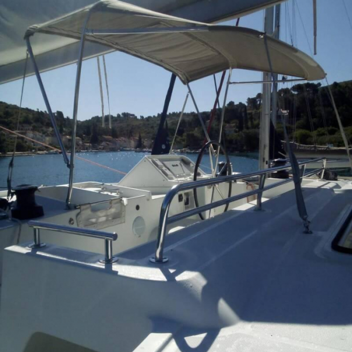 Diva | Lagoon 450 Fly photo 6