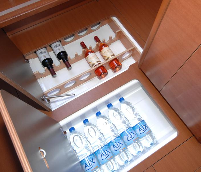 Lara | Dufour 335 GL photo 14