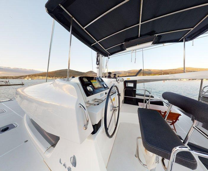 Best Friends I | Lagoon 42 photo 34