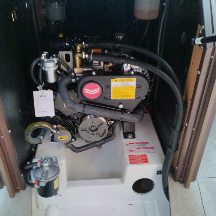 Ceja | Oceanis 38.1 photo 10