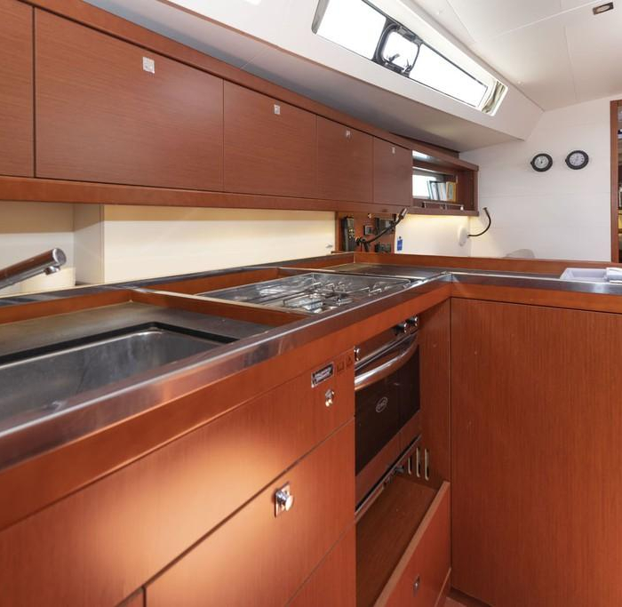 Avalon | Oceanis 45 photo 6