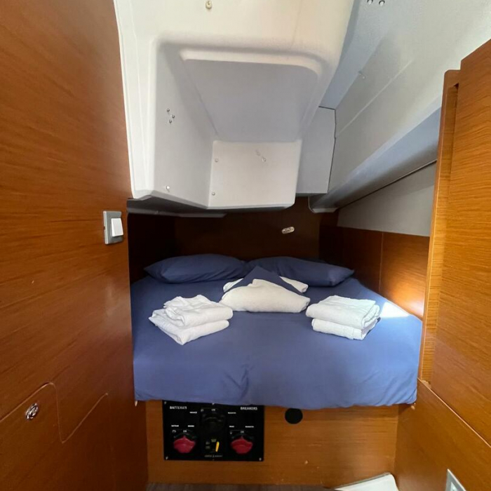 Diana | Sun Odyssey 380 photo 5