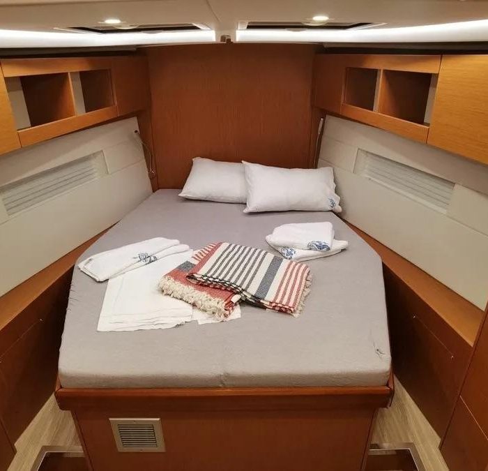  | Bavaria C45 photo 27