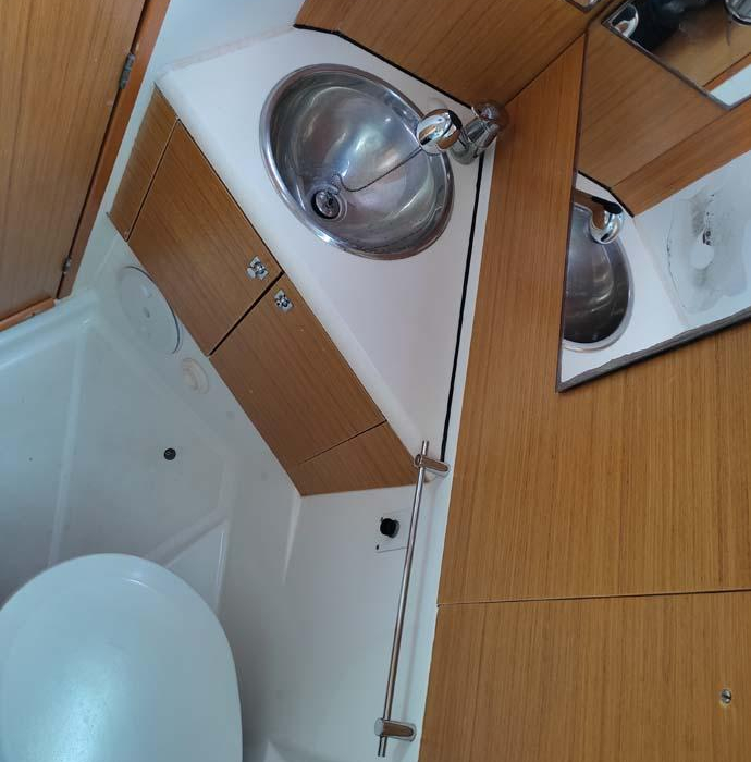 Miss Elli | Sun Odyssey 44i photo 8