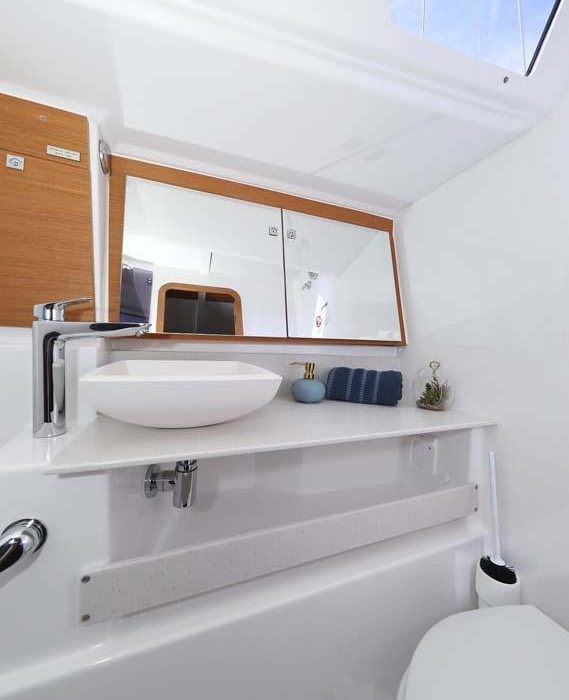 Lucia 1 | Dufour 430 photo 4