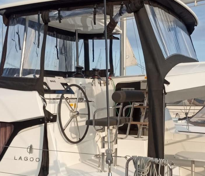 Memi | Lagoon 42 photo 5