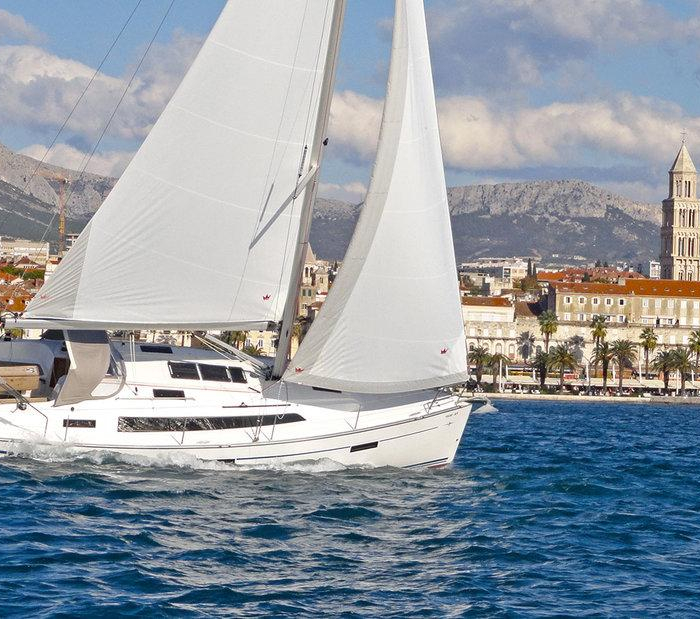 Lirica | Bavaria Cruiser 37 photo 1