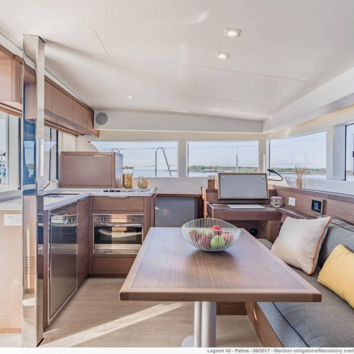 Coconut | Lagoon 40 photo 6