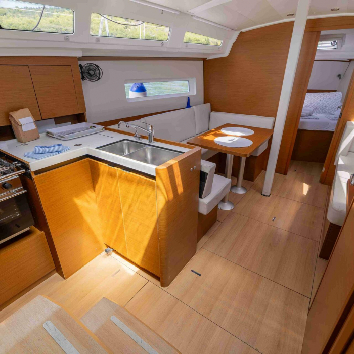 Vida | Sun Odyssey 380 photo 11