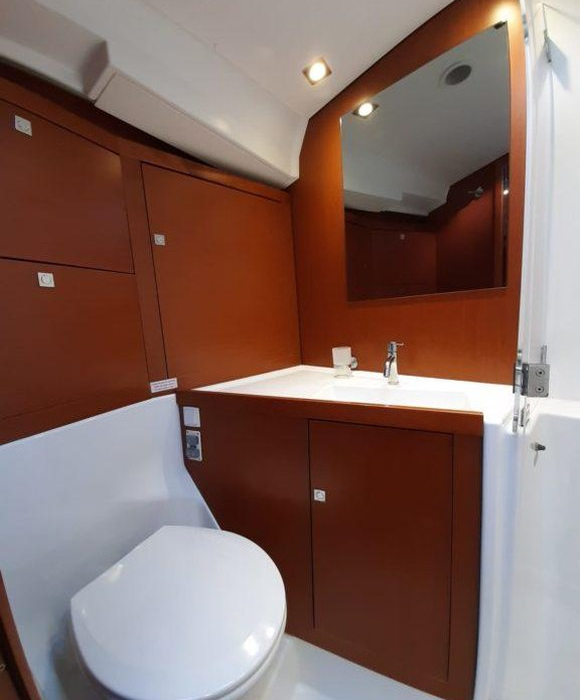 Storm Dancer 1 | Oceanis 45 photo 4