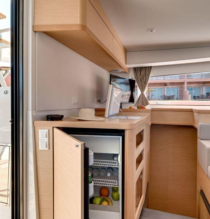 HeyBlue | Lagoon 42 photo 76