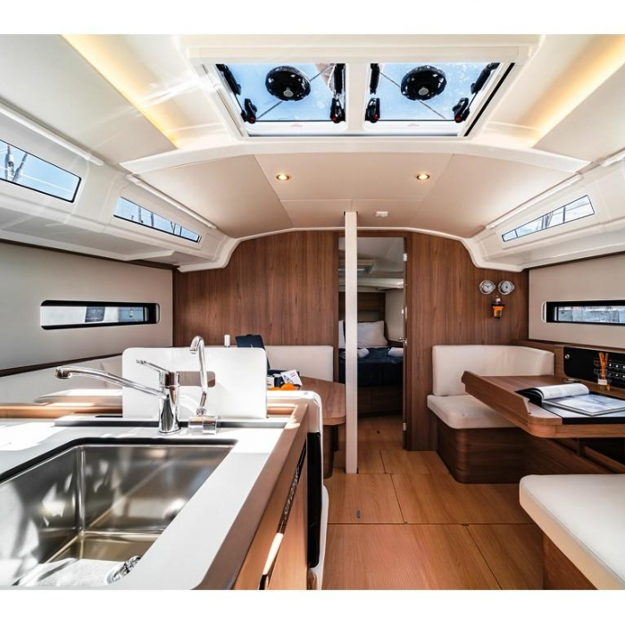 Myriana | Sun Odyssey 415 photo 6