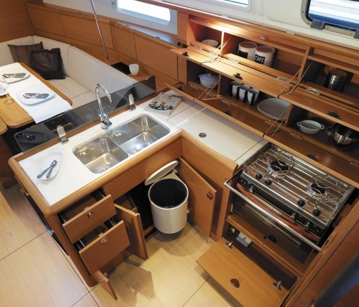 Plover | Sun Odyssey 389 photo 7