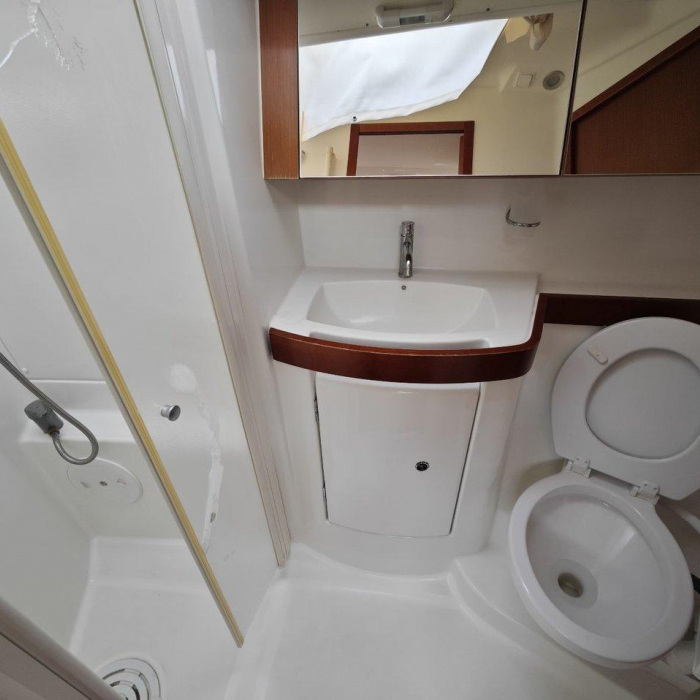 Violet | Oceanis 40 photo 9