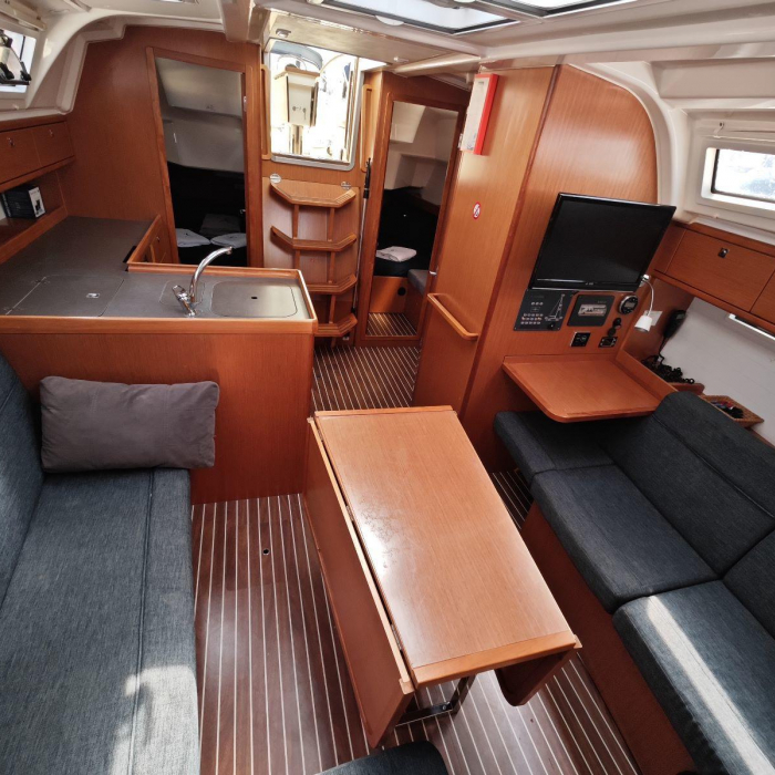 Almira | Bavaria Cruiser 37 photo 16