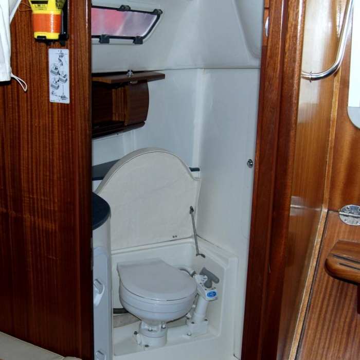 Ankereva | Bavaria 36 photo 9