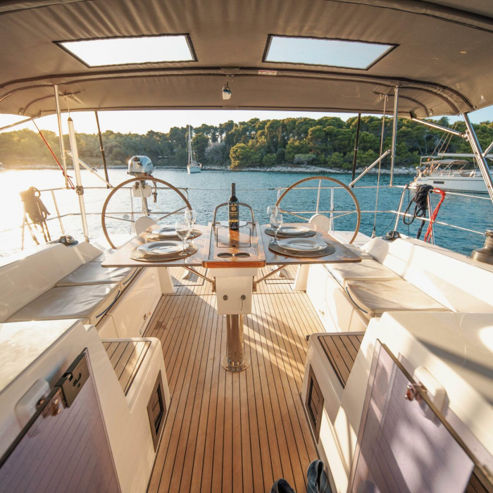 Fiona | Bavaria C42 photo 6