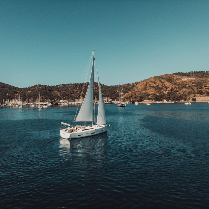 Paris | Dufour 390 photo 9