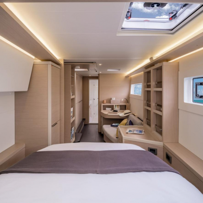 Overseas | Lagoon 46 Flybridge photo 13