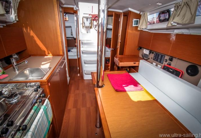 Dalmar | Oceanis 35 photo 9