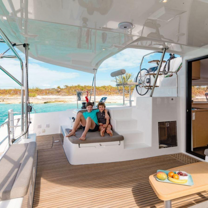 HeyBlue | Lagoon 42 photo 46