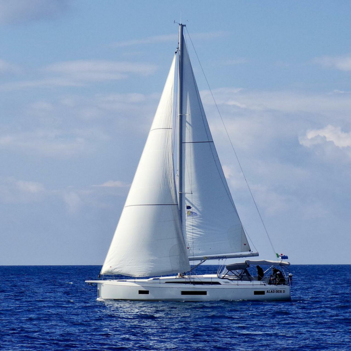 Jack - Water maker, Solar Panel | Oceanis 51.1 photo 4