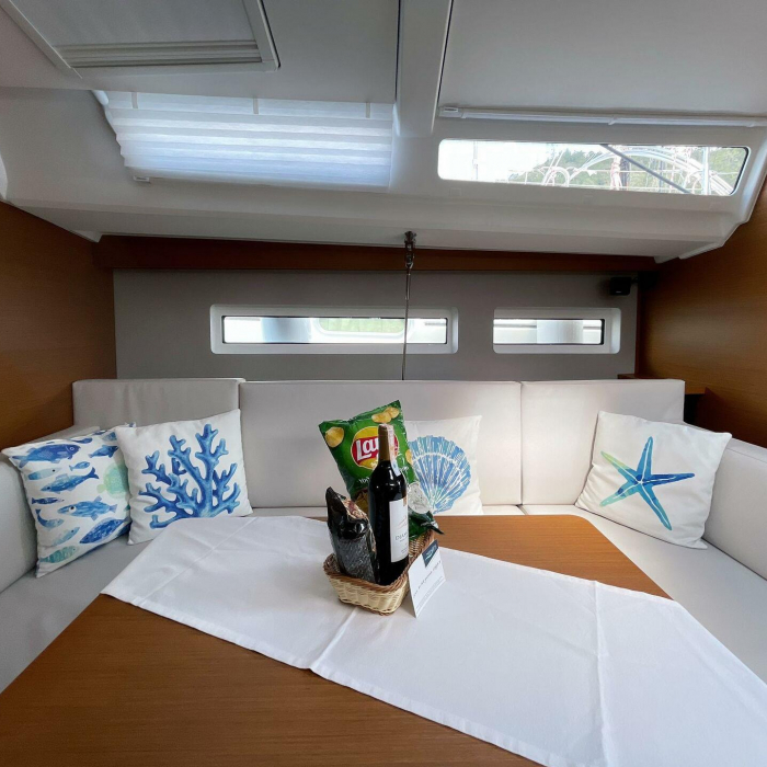 Yakamozi | Sun Odyssey 440 photo 5