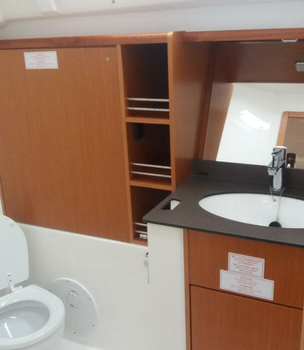 Lory | Bavaria Cruiser 41 photo 5