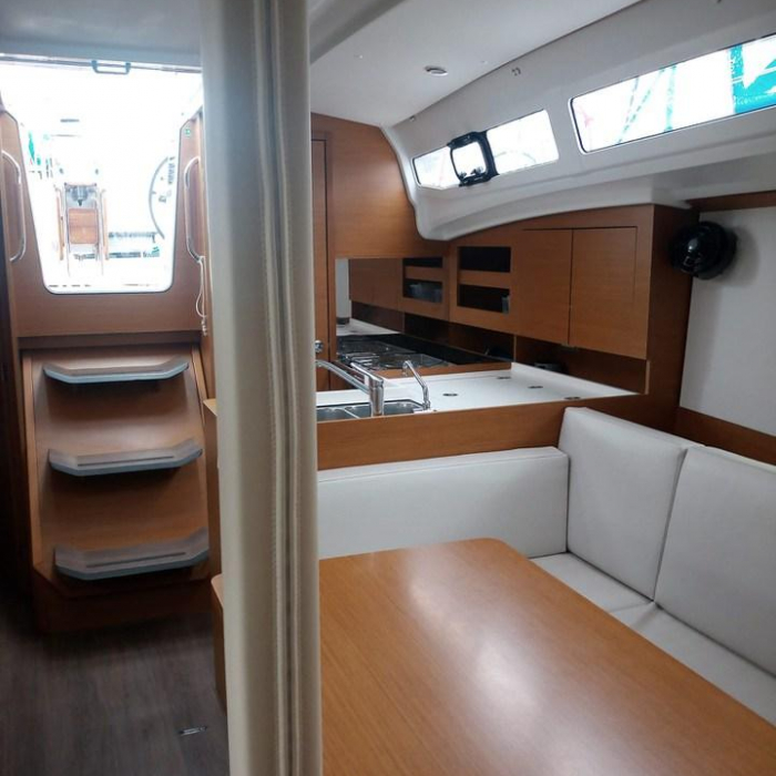 Diana | Sun Odyssey 380 photo 4