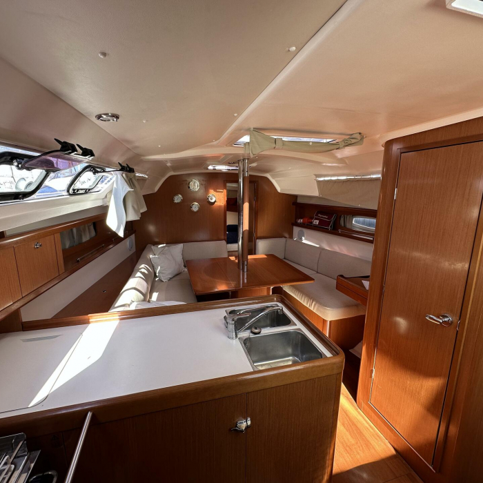 Blu | Oceanis 34 photo 28