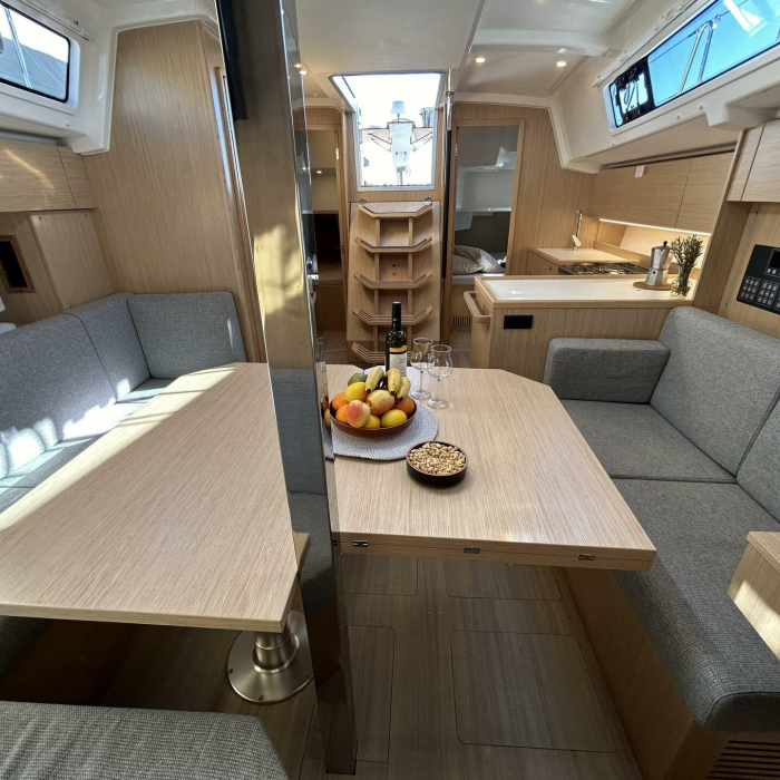 Asterix | Bavaria C38 photo 17