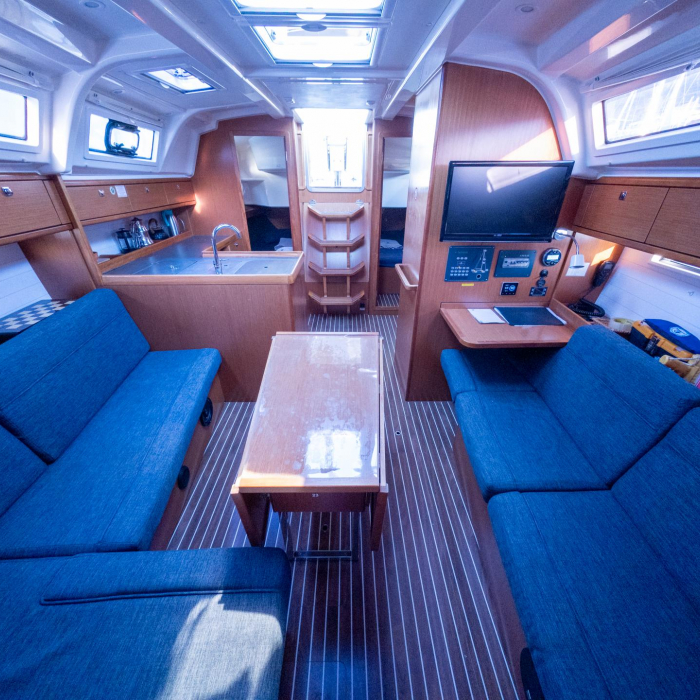 Almira | Bavaria Cruiser 37 photo 13