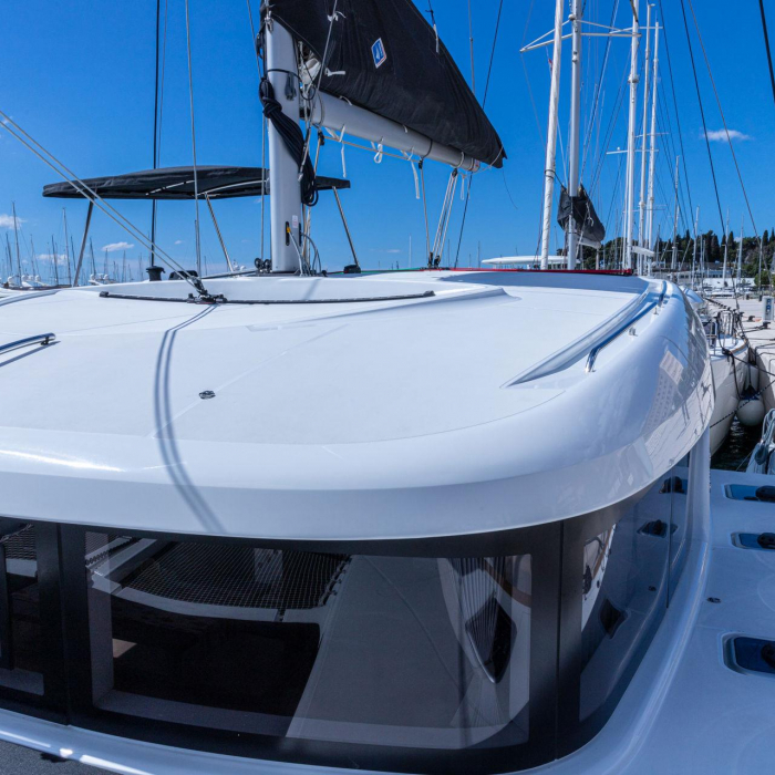 SAILOR MOON | Lagoon 40 photo 22