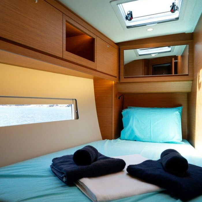 Gusto 7 | Dufour 470 photo 6