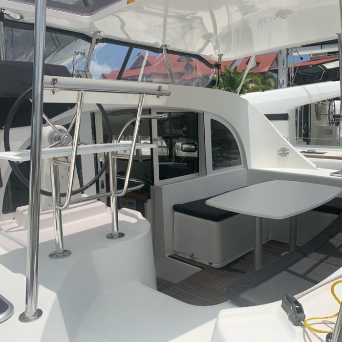 Pampero | Lagoon 380 photo 9