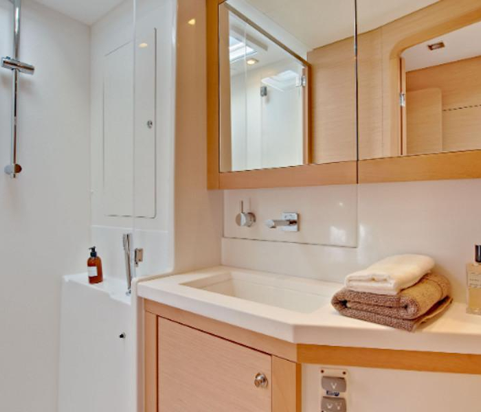 Caliente | Lagoon 450 Flybridge photo 17