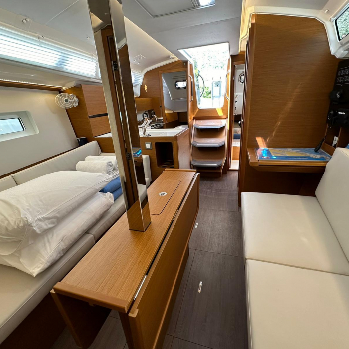 Star Kiss | Sun Odyssey 350 photo 16