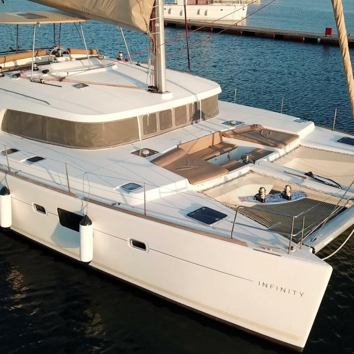 Infinity | Lagoon 500 photo 1