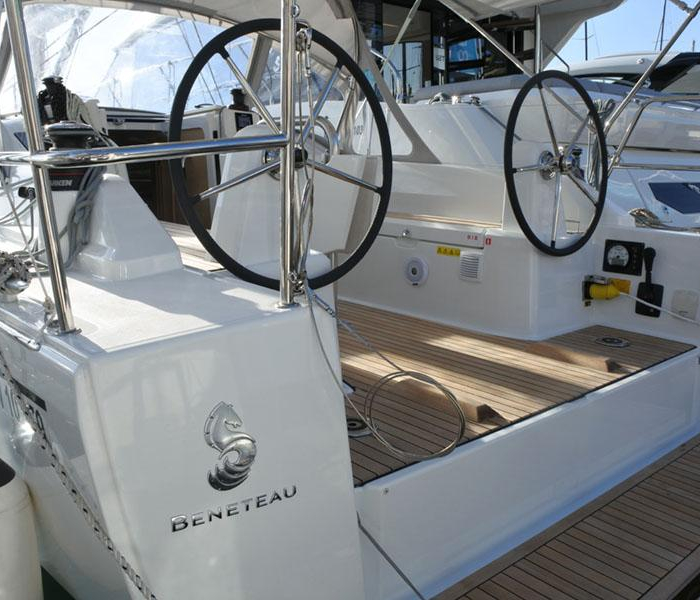 TEMPUS II BCN OC30.1 | Oceanis 30.1 photo 1