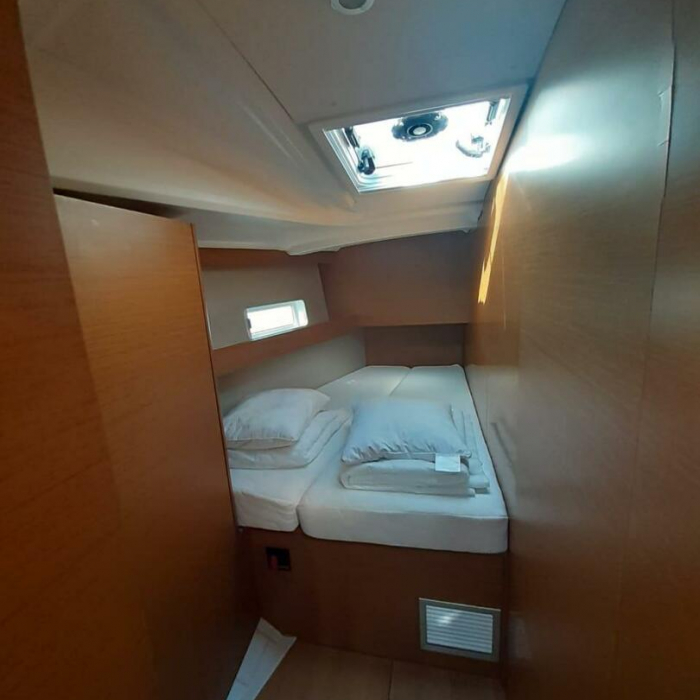 White Pearl | Sun Odyssey 490 photo 13