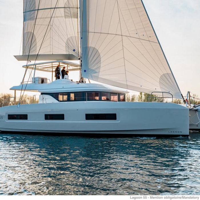 Azul | Lagoon 55 photo 1