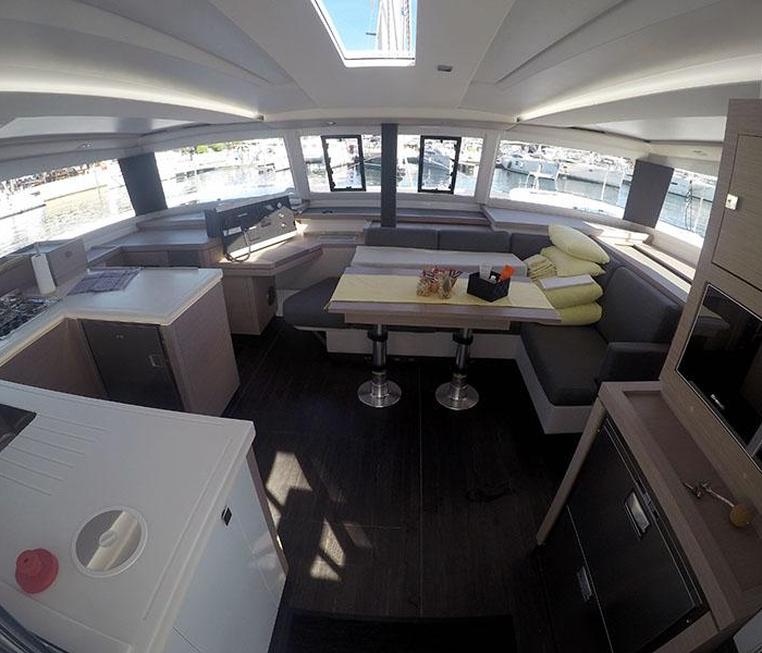 Imagine | Fountaine Pajot Astrea 42 photo 36