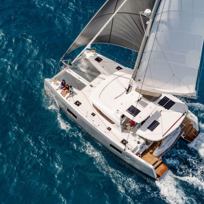 HeyBlue | Lagoon 42 photo 19