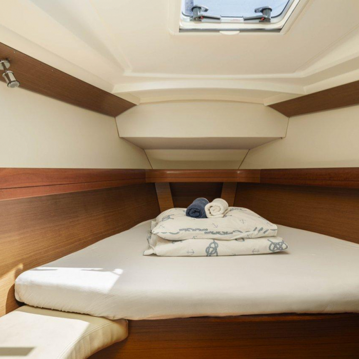 Ema | Sun Odyssey 42i photo 23