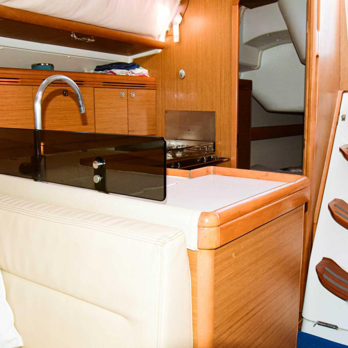 Cassiopea | Sun Odyssey 42 i photo 8