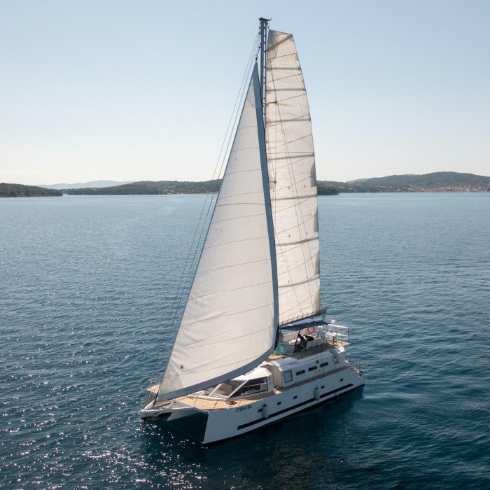 UPWIND 50 | Catamaran photo 5