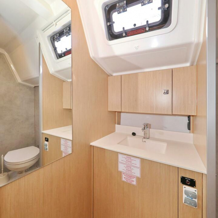 Levente | Bavaria C42 photo 15