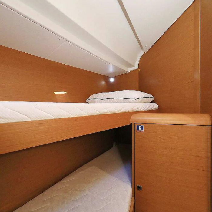 Economy | Sun Odyssey 449 photo 6