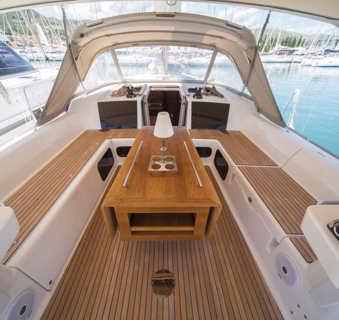 Houat | Dufour 520 GL photo 20